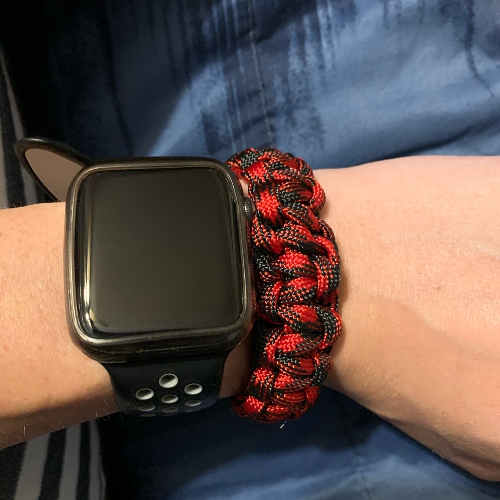 Paracord bracelet